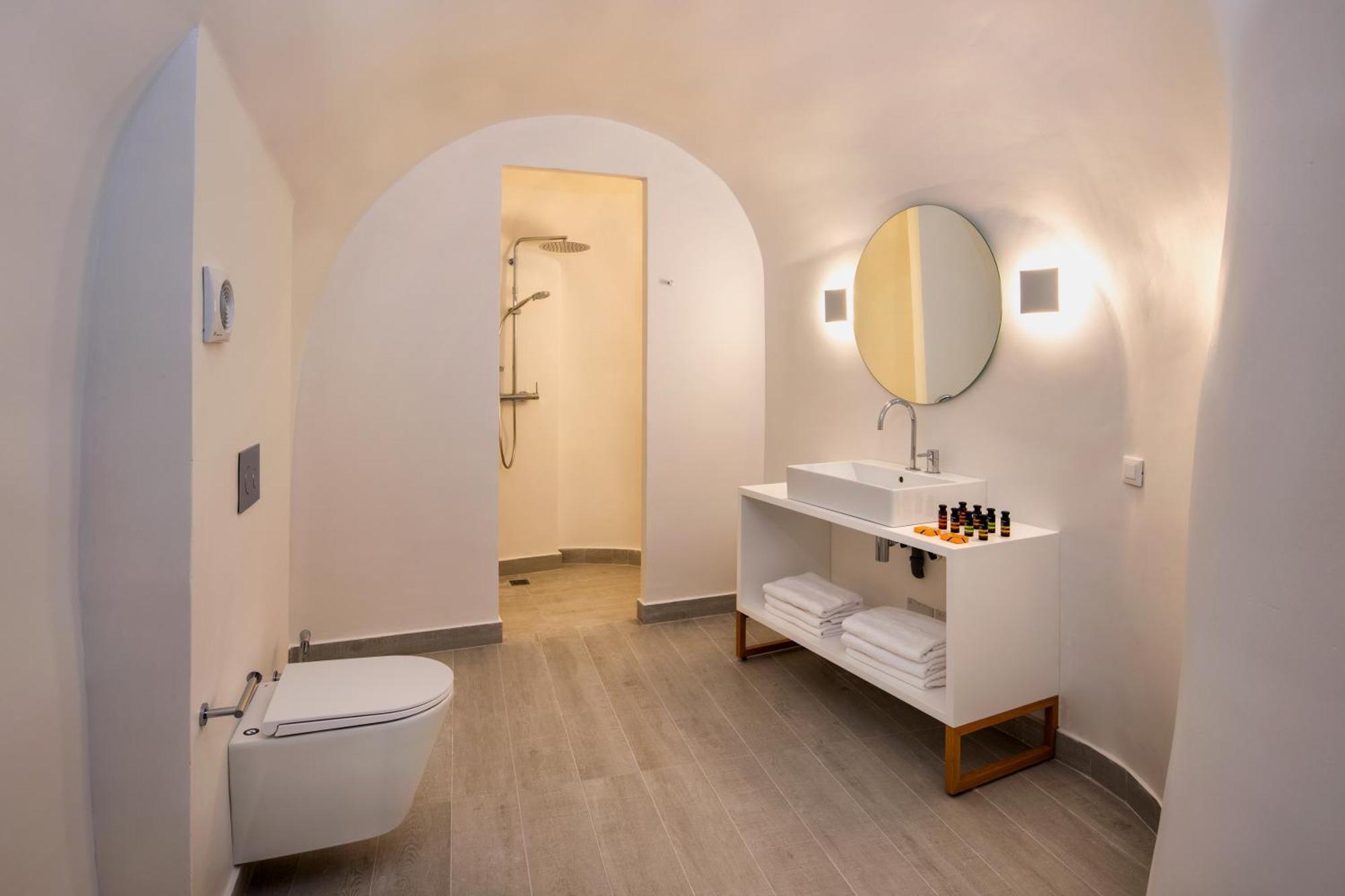 אימרוביגלי Palm Island Suites מראה חיצוני תמונה