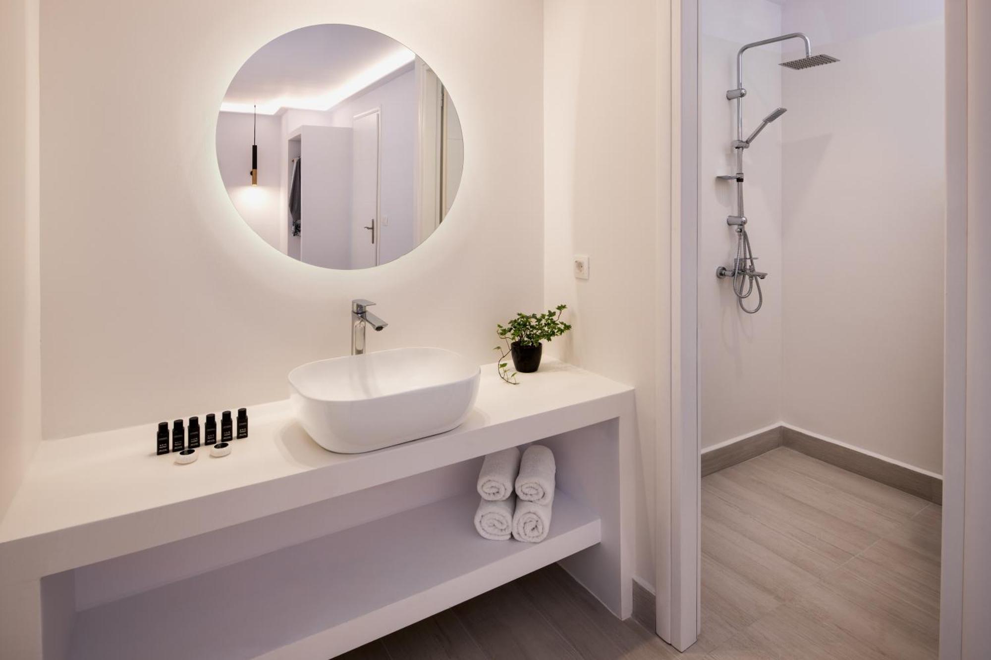 אימרוביגלי Palm Island Suites מראה חיצוני תמונה
