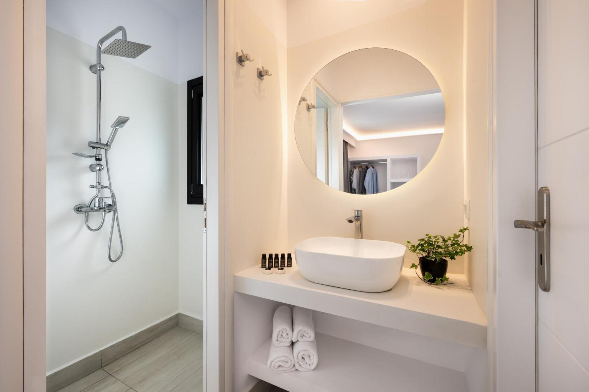 אימרוביגלי Palm Island Suites מראה חיצוני תמונה